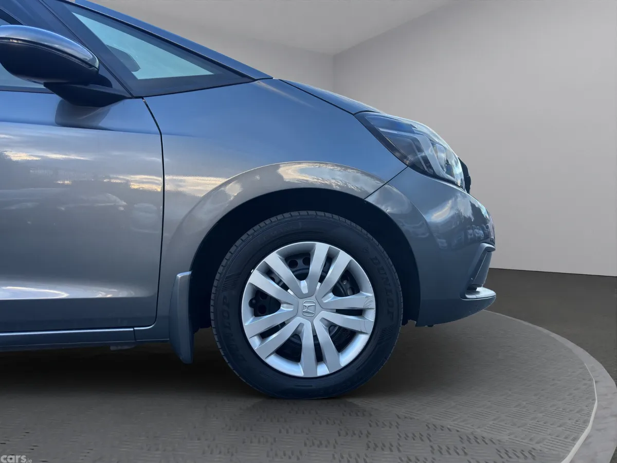 Honda Fit Hatchback, Petrol Hybrid, 2021, White
