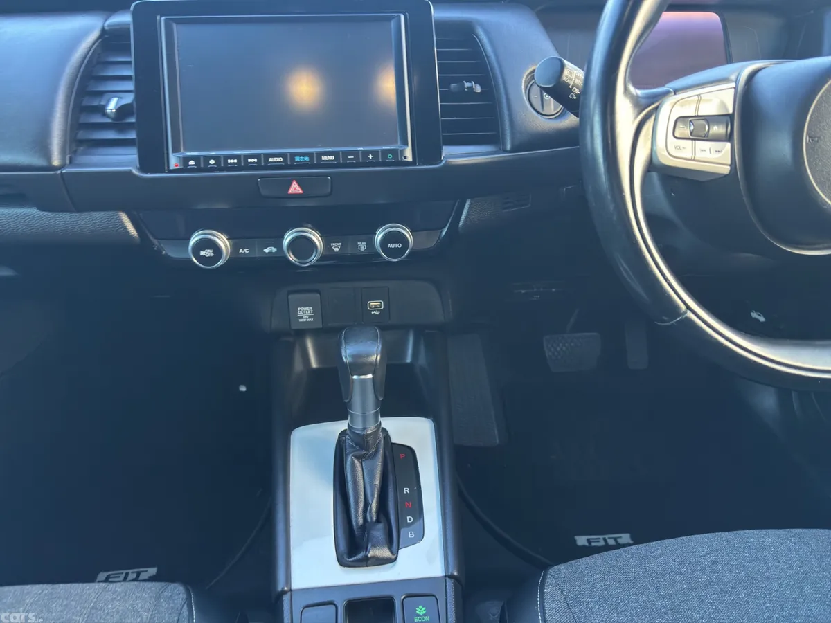 Honda Fit Hatchback, Petrol Hybrid, 2021, White