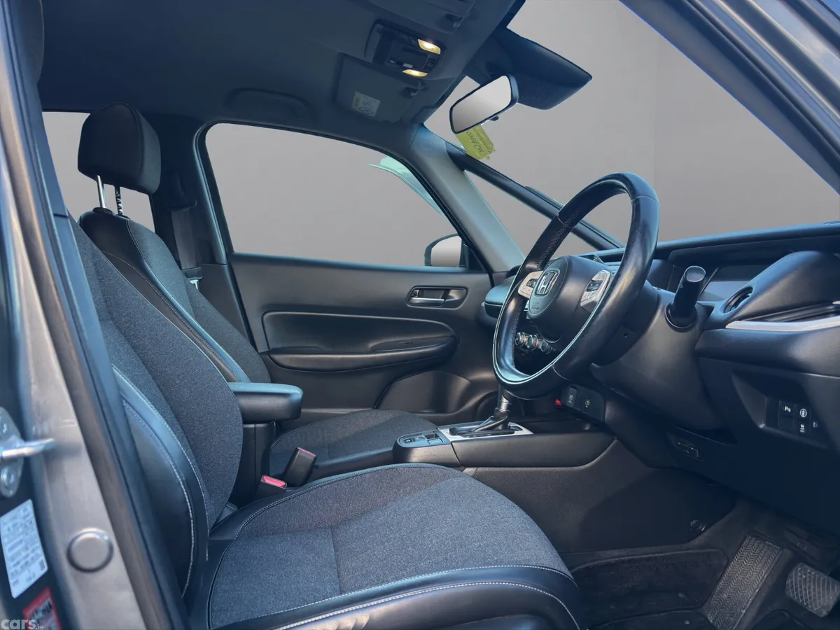 Honda Fit Hatchback, Petrol Hybrid, 2021, White