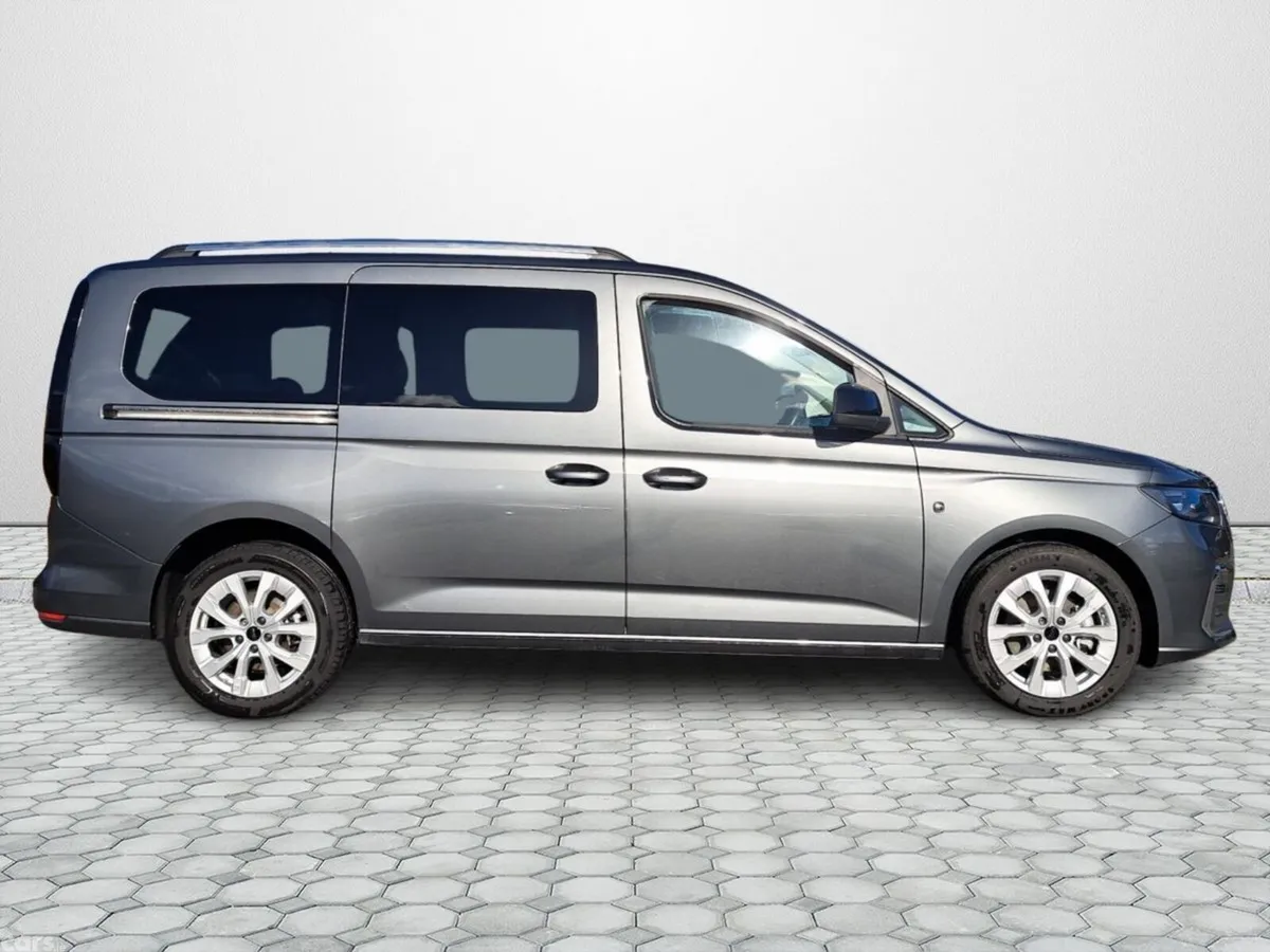 Ford Tourneo MPV, Petrol Plug-in Hybrid, 2025, Grey