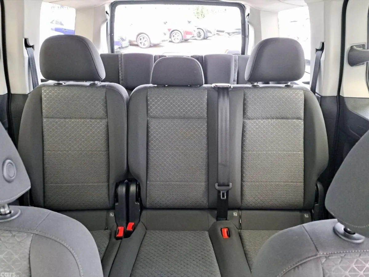 Ford Tourneo MPV, Petrol Plug-in Hybrid, 2025, Grey