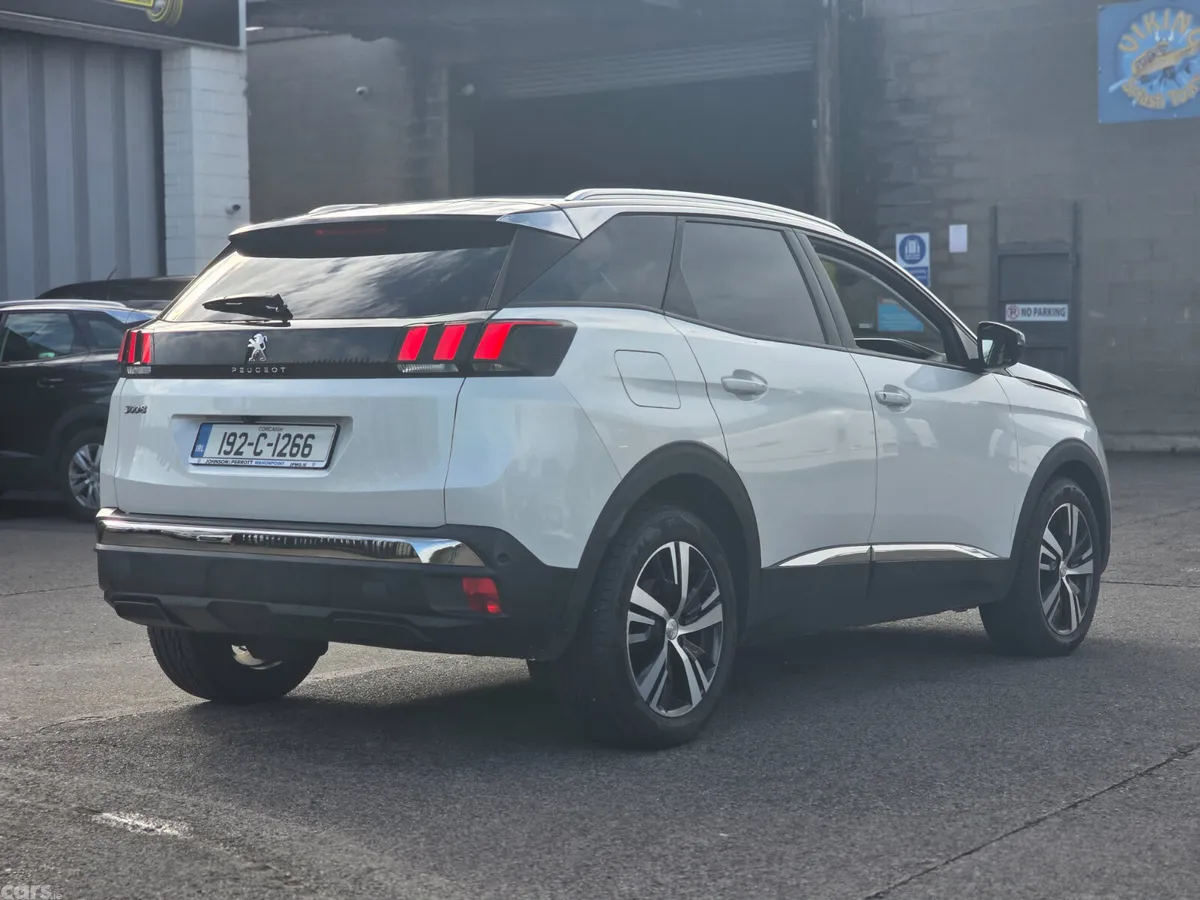 Peugeot 3008 MPV, Petrol, 2019, White