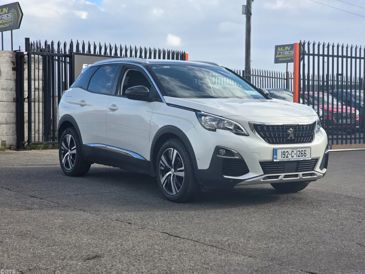 Peugeot 3008 MPV, Petrol, 2019, White