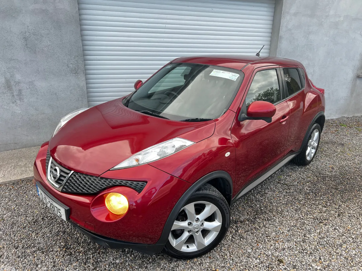 Nissan Juke SUV, Petrol, 2012, Red