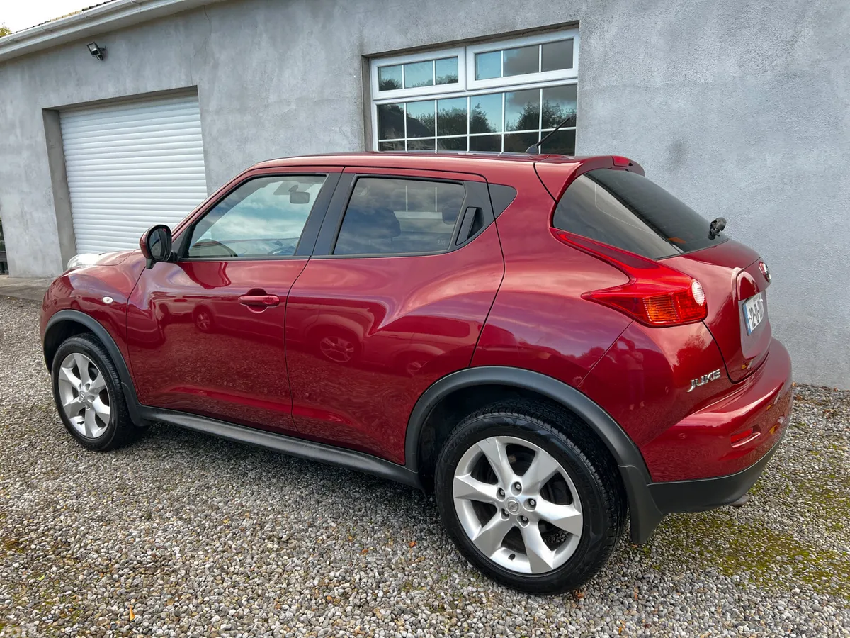 Nissan Juke SUV, Petrol, 2012, Red