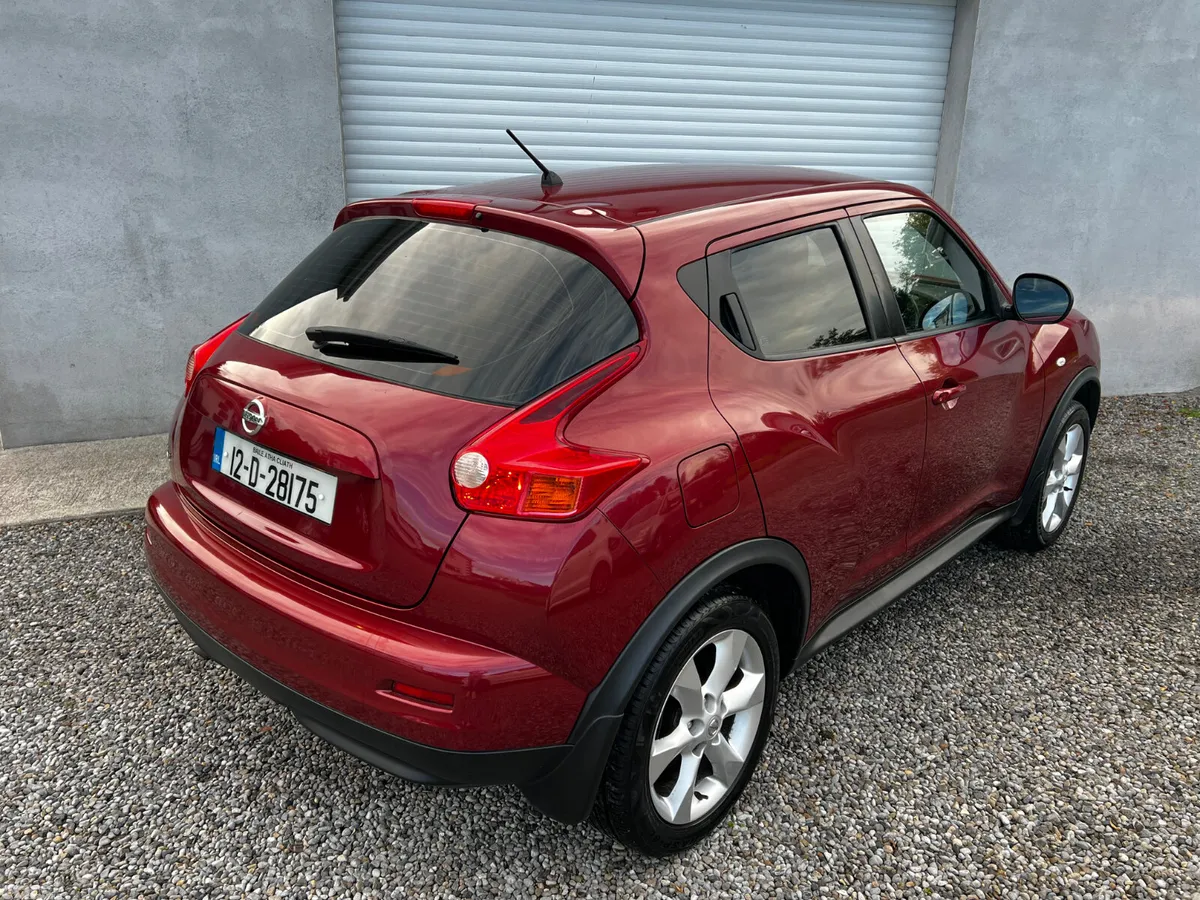 Nissan Juke SUV, Petrol, 2012, Red