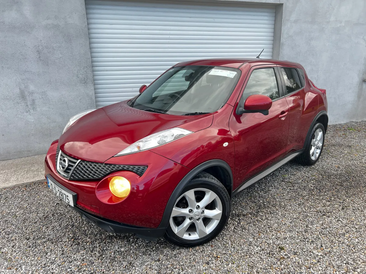 Nissan Juke SUV, Petrol, 2012, Red