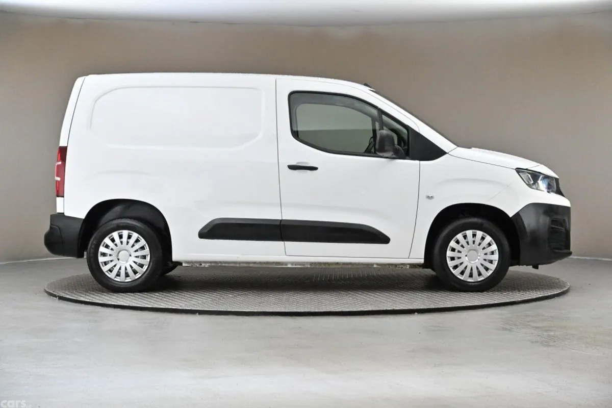 Peugeot Partner MPV, Diesel, 2022, White