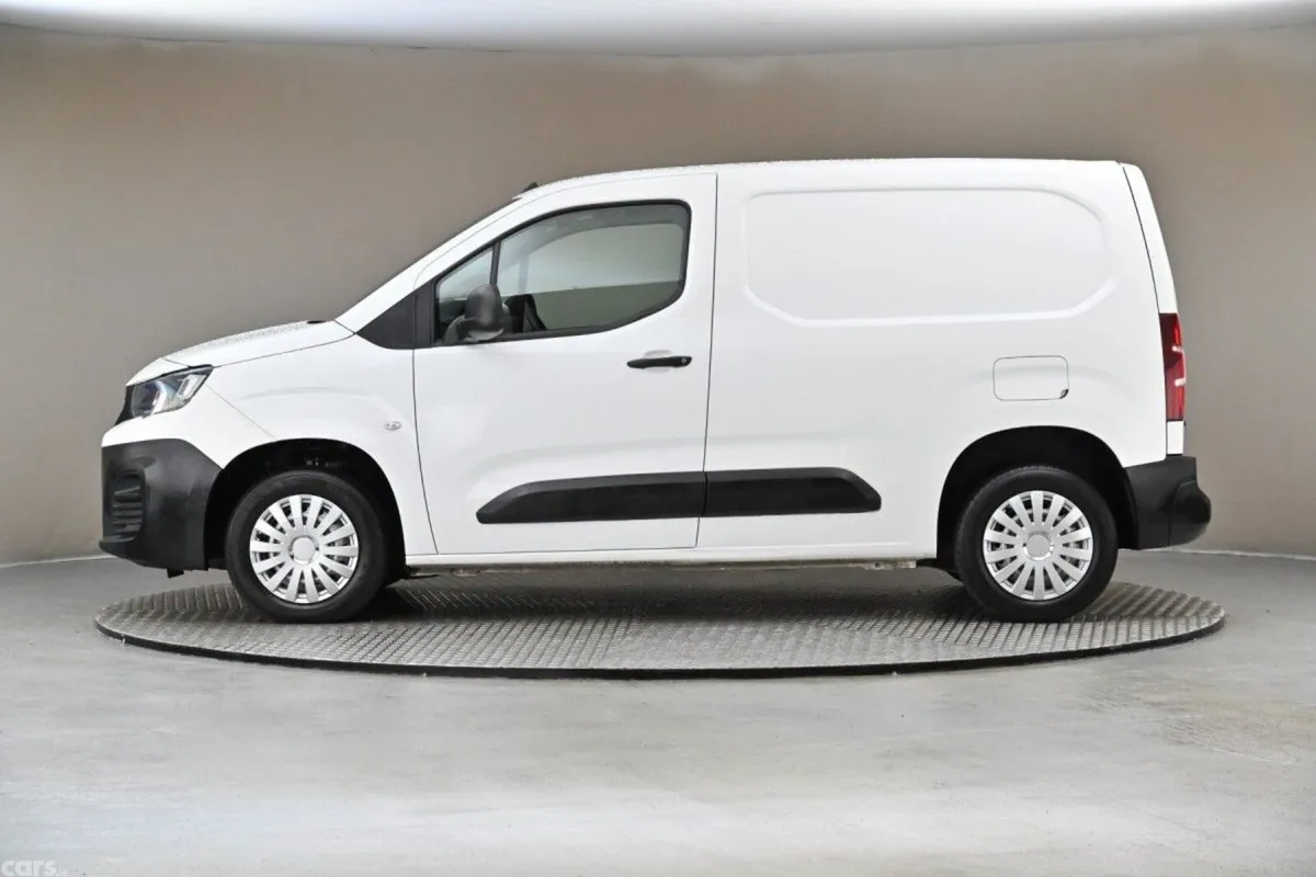 Peugeot Partner MPV, Diesel, 2022, White