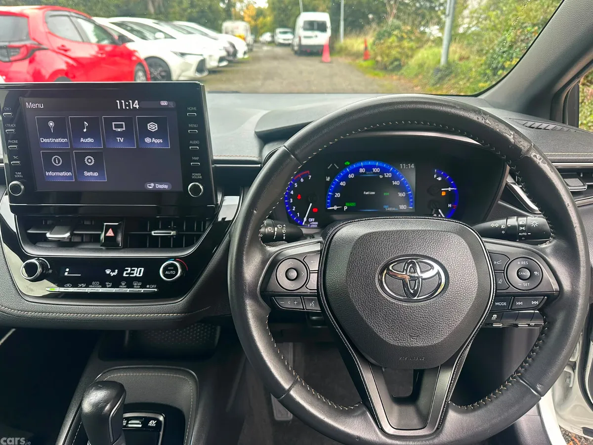 Toyota Corolla Saloon, Petrol Hybrid, 2020, White