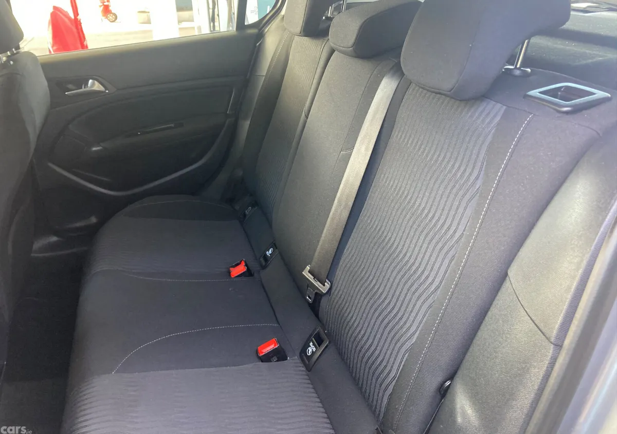Peugeot 308 Hatchback, Diesel, 2016, Grey