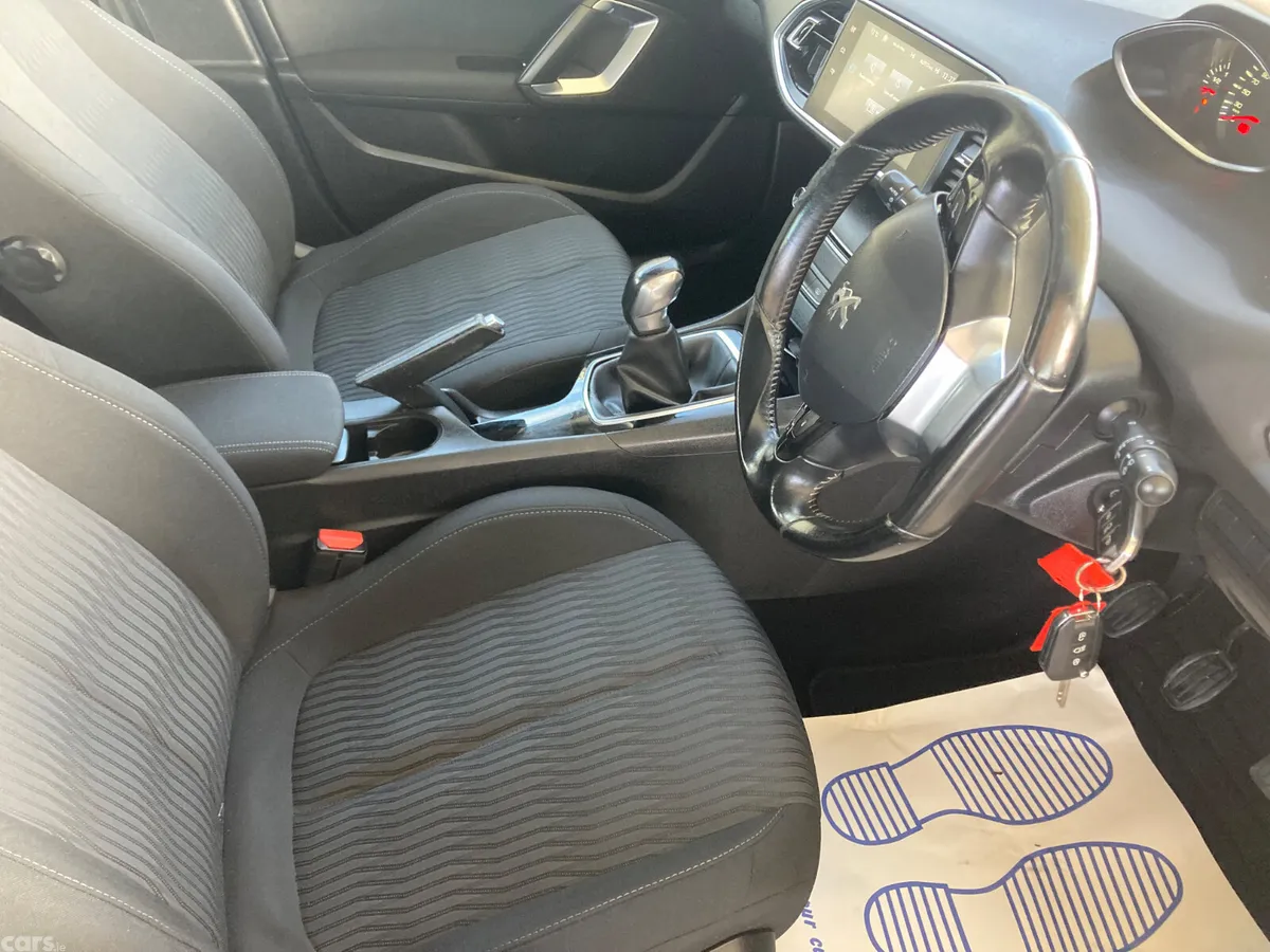 Peugeot 308 Hatchback, Diesel, 2016, Grey