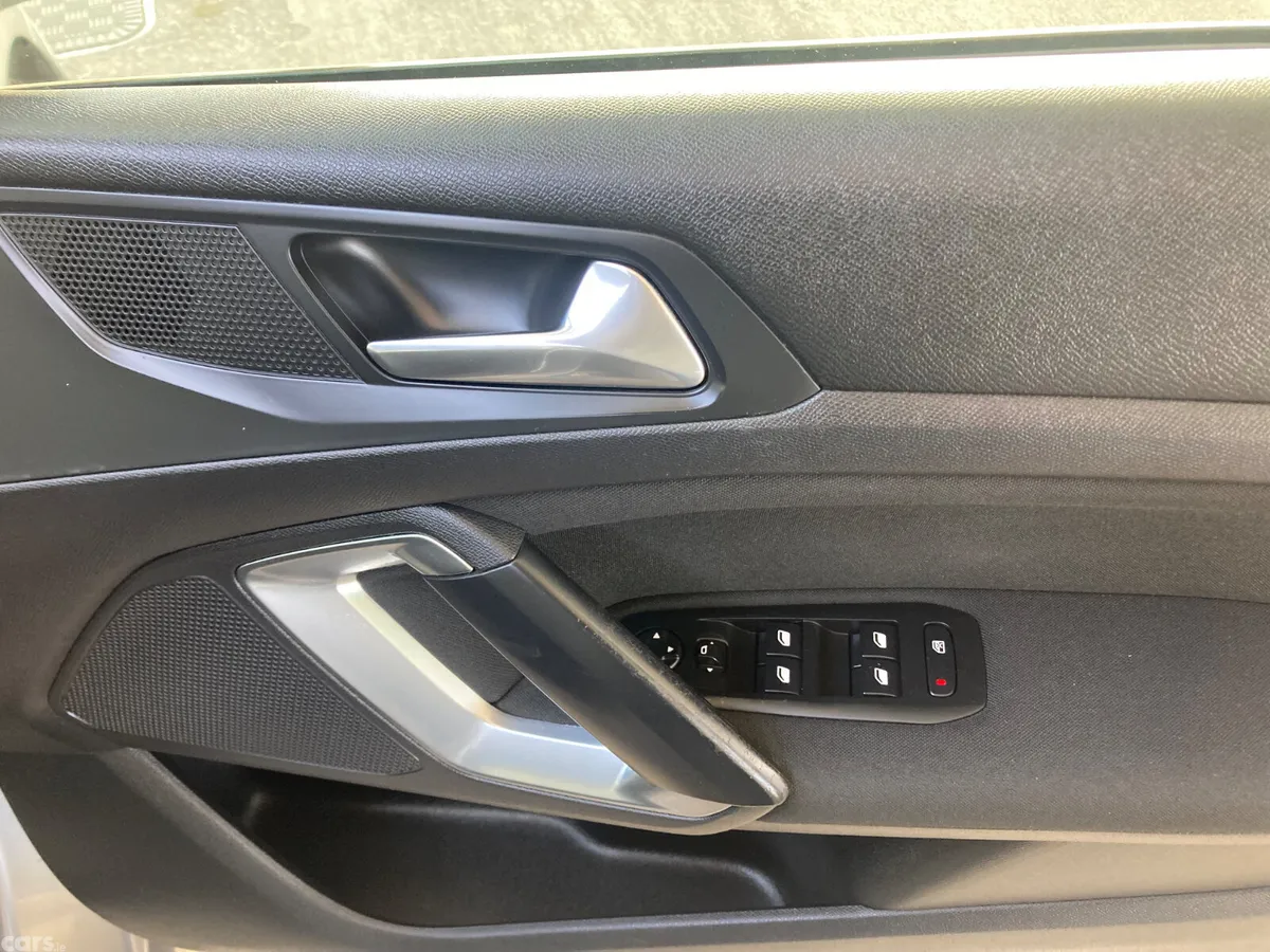Peugeot 308 Hatchback, Diesel, 2016, Grey