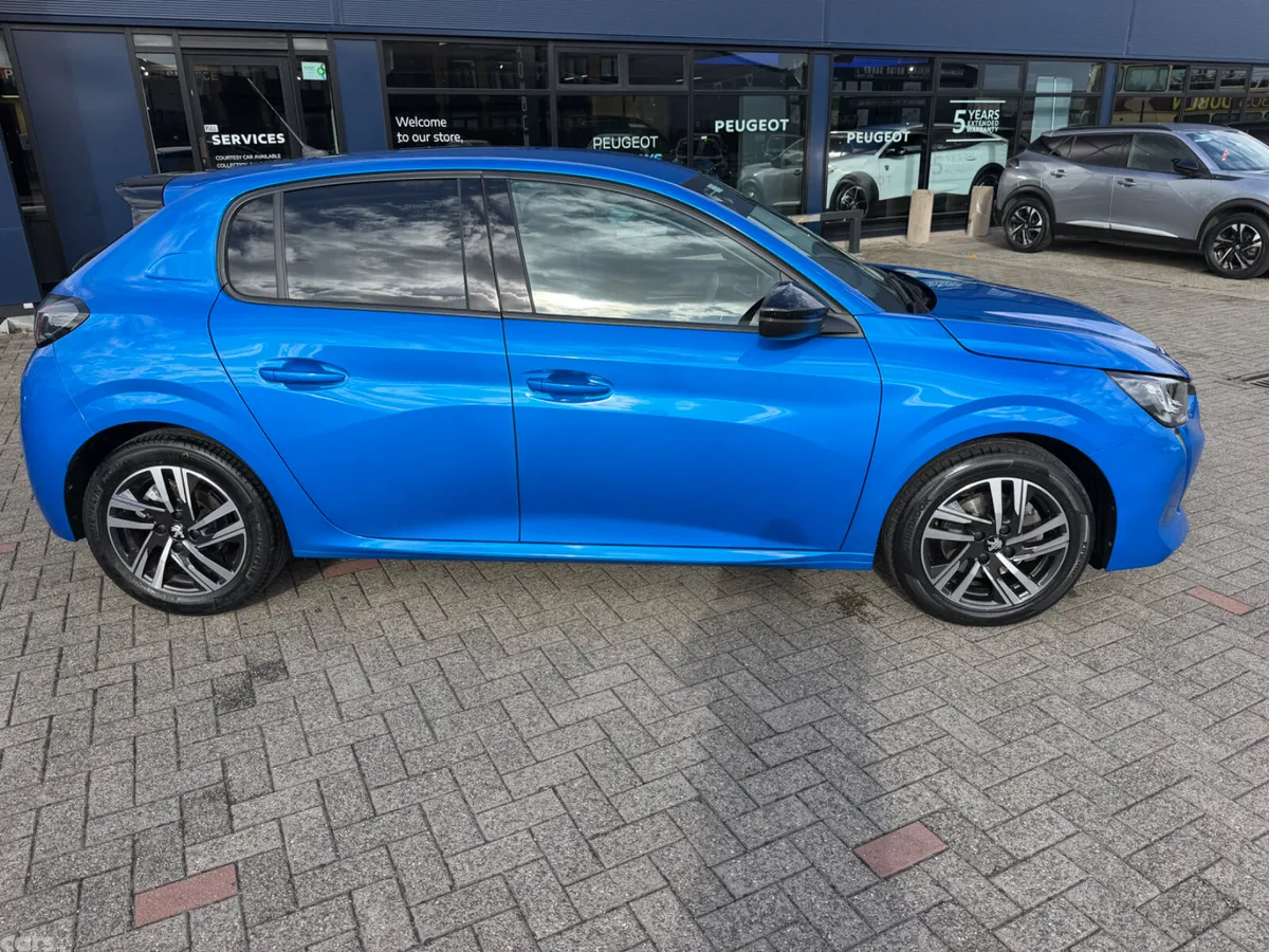 Peugeot 208 Hatchback, Petrol, 2022, Blue