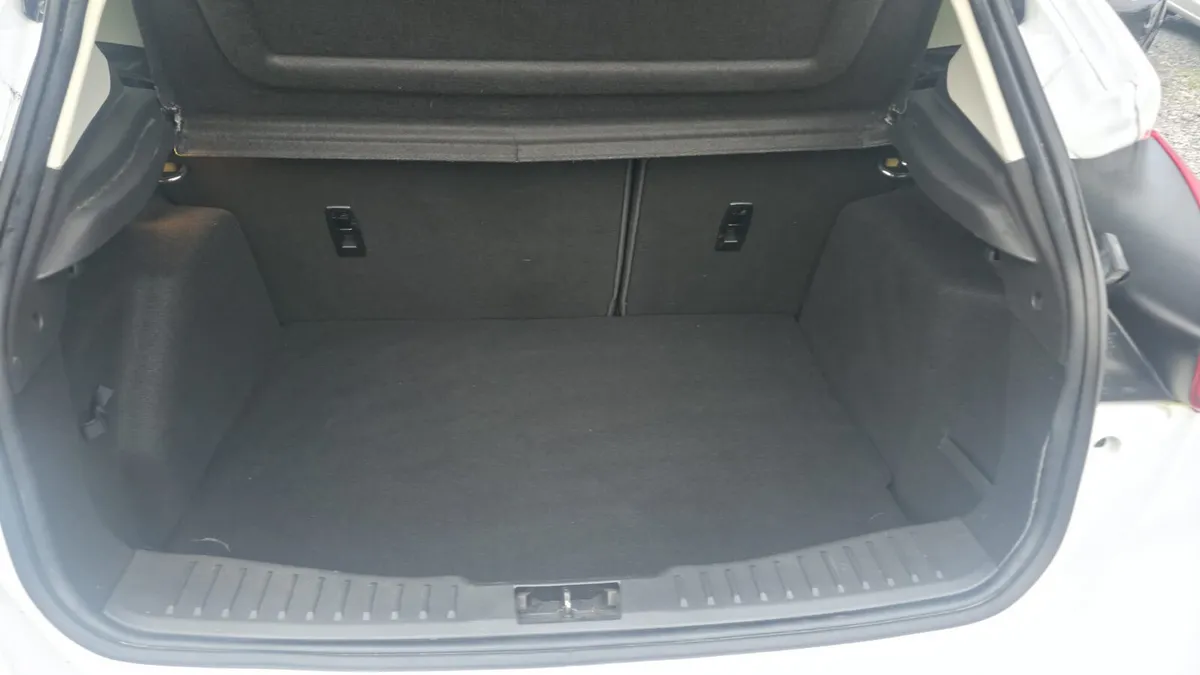 Ford Focus Hatchback, Diesel, 2017, White