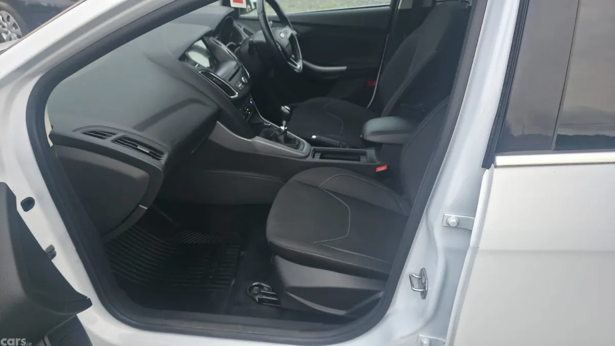 Ford Focus Hatchback, Diesel, 2017, White
