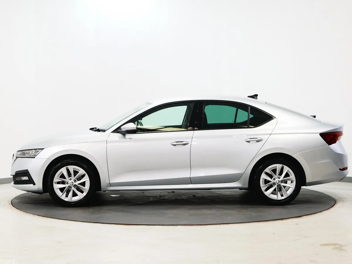 Skoda Octavia Saloon, Petrol Hybrid, 2024, Grey