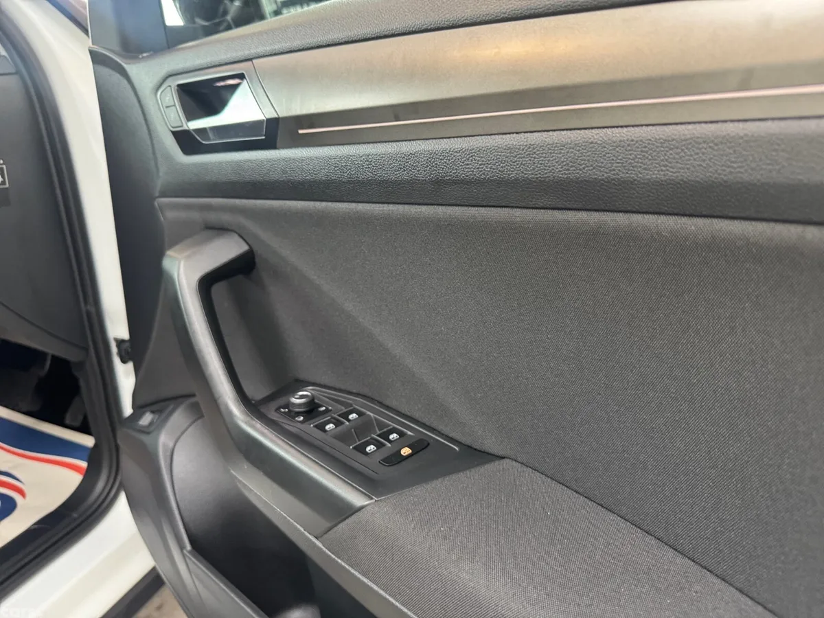 Volkswagen T-Roc SUV, Diesel, 2021, White