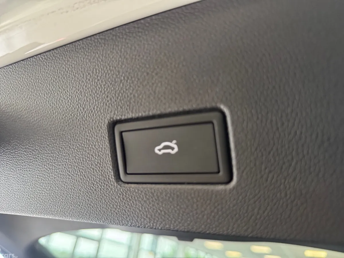 Volkswagen T-Roc SUV, Diesel, 2021, White