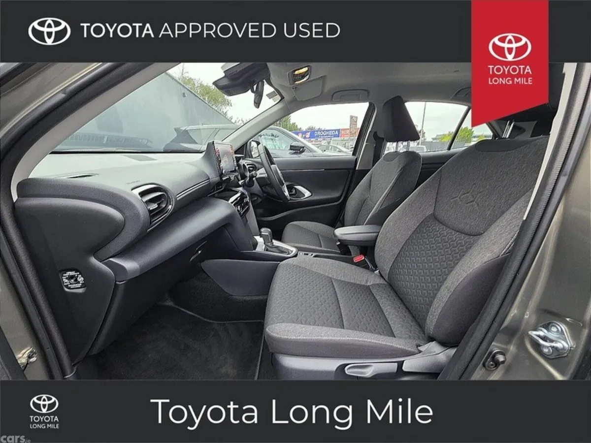 Toyota Yaris Cross SUV, Petrol Hybrid, 2024, Green