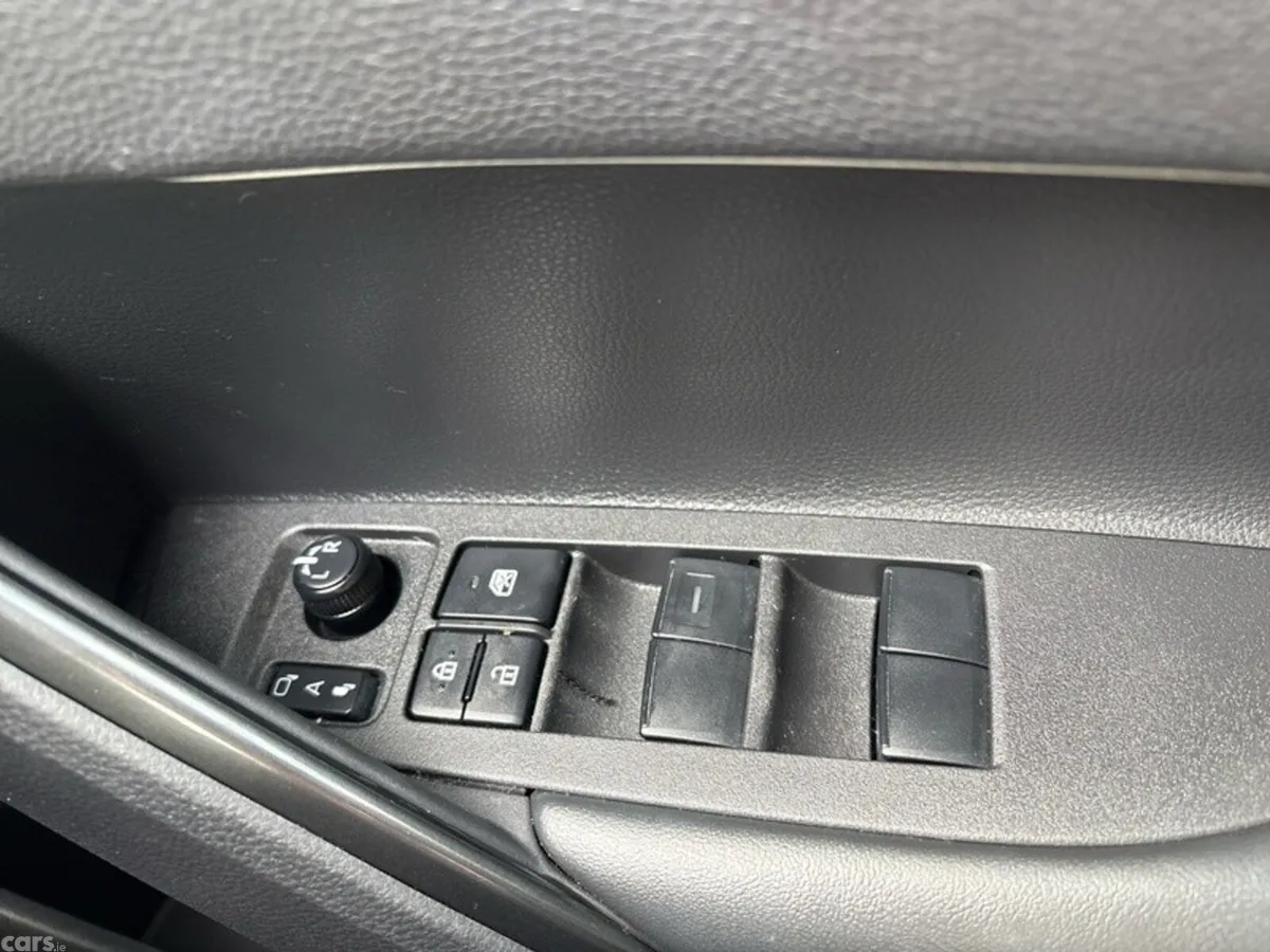 Toyota Corolla Cross Hatchback, Petrol Hybrid, 2026, Green