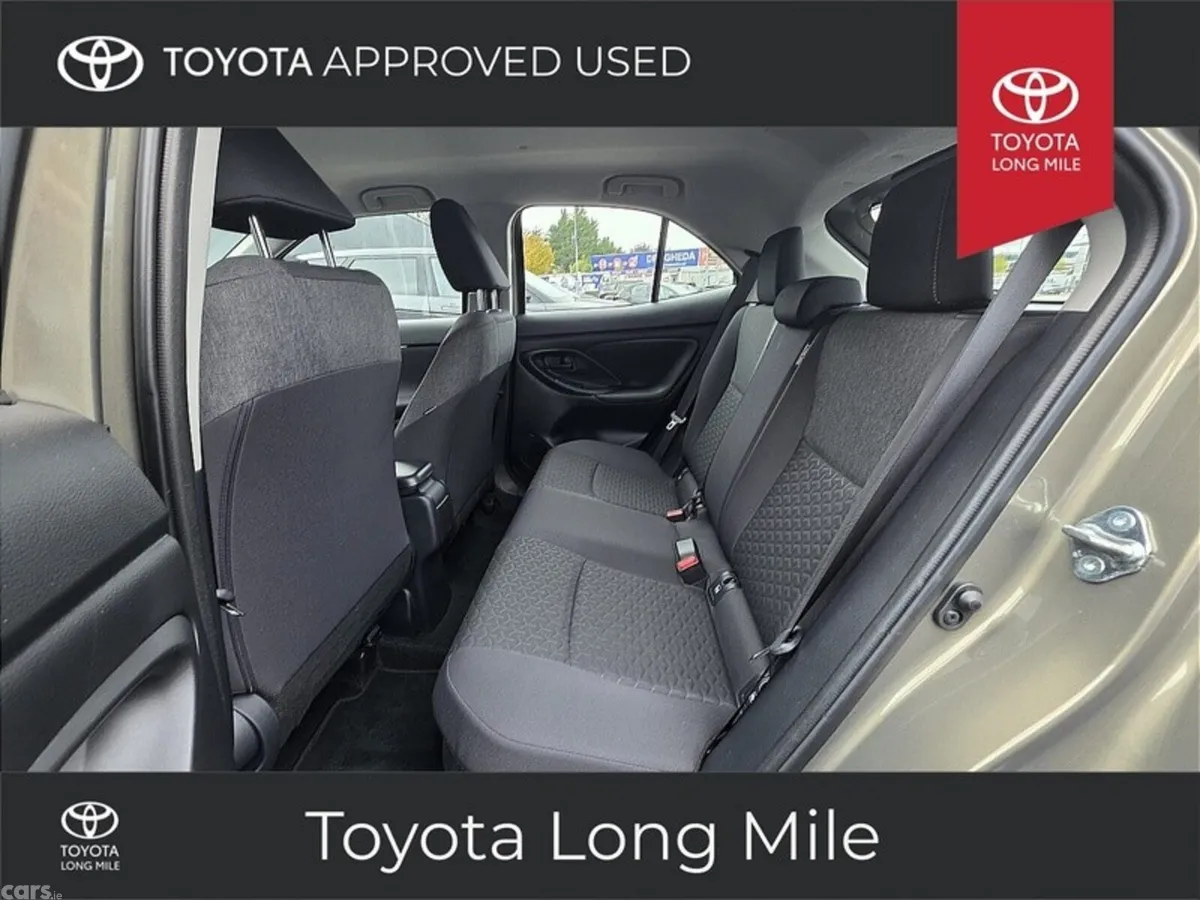 Toyota Yaris Cross SUV, Petrol Hybrid, 2024, Green