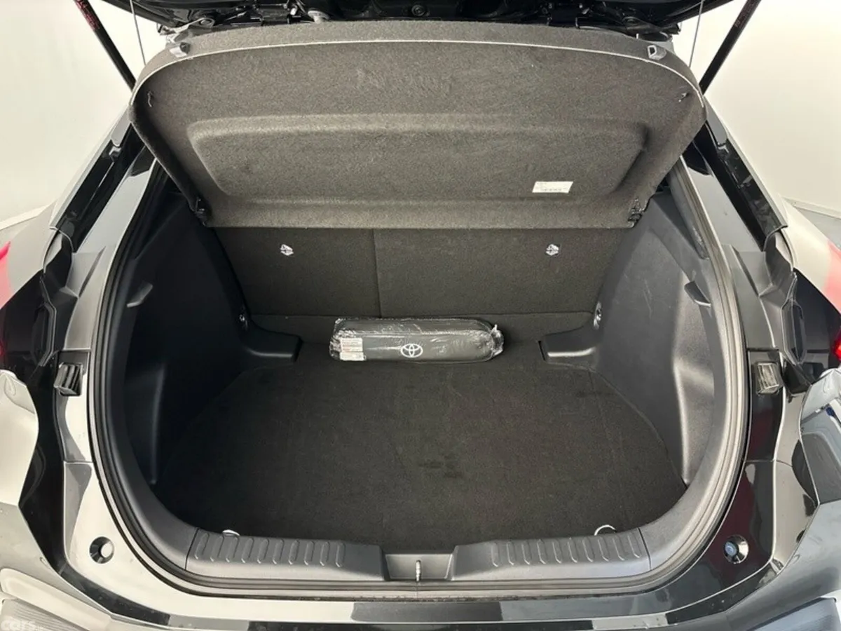 Toyota C-HR SUV, Petrol Hybrid, 2026, Black