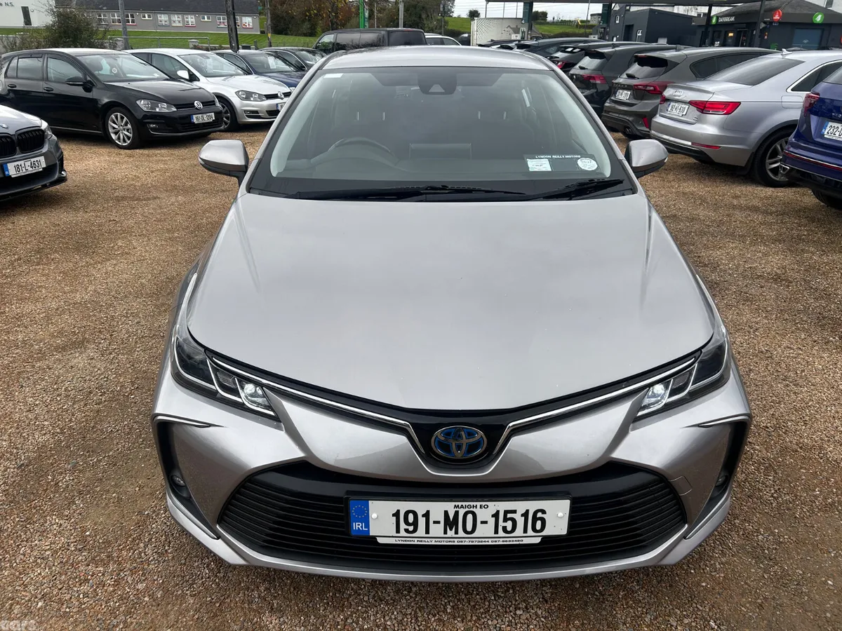 Toyota Corolla Saloon, Petrol Hybrid, 2019, Grey