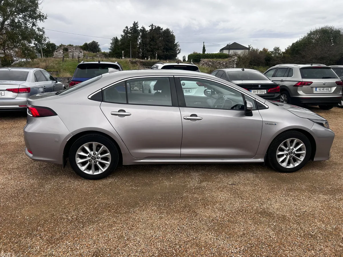 Toyota Corolla Saloon, Petrol Hybrid, 2019, Grey
