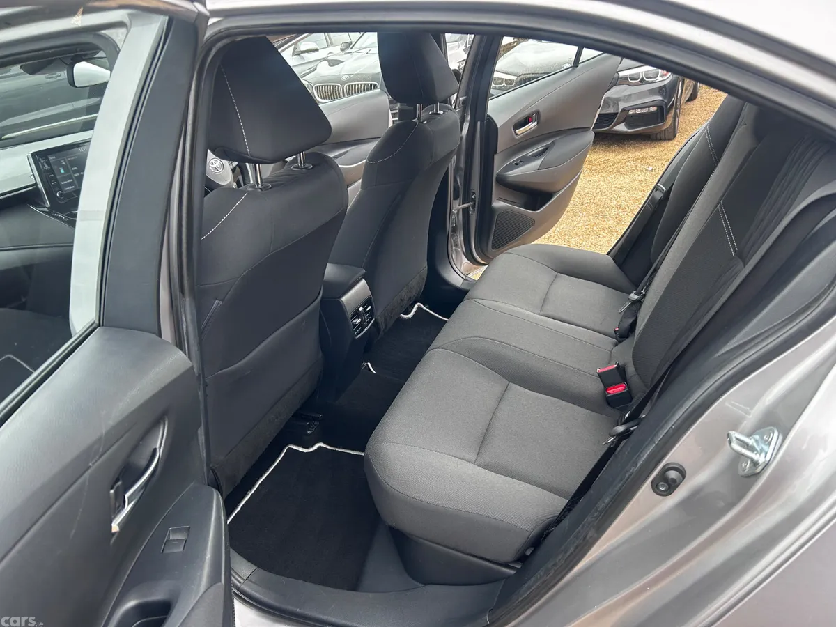 Toyota Corolla Saloon, Petrol Hybrid, 2019, Grey