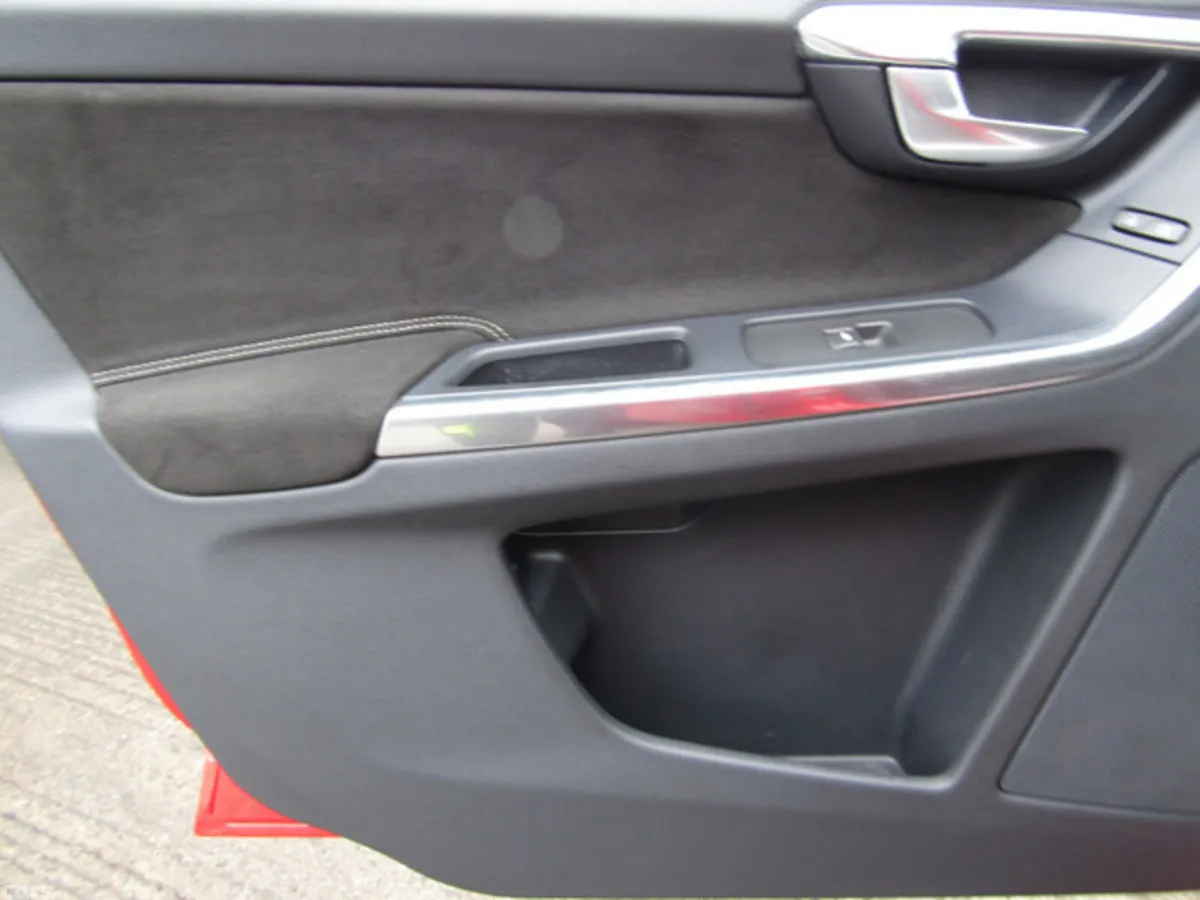 Volvo XC60 Estate, Diesel, 2014, Red