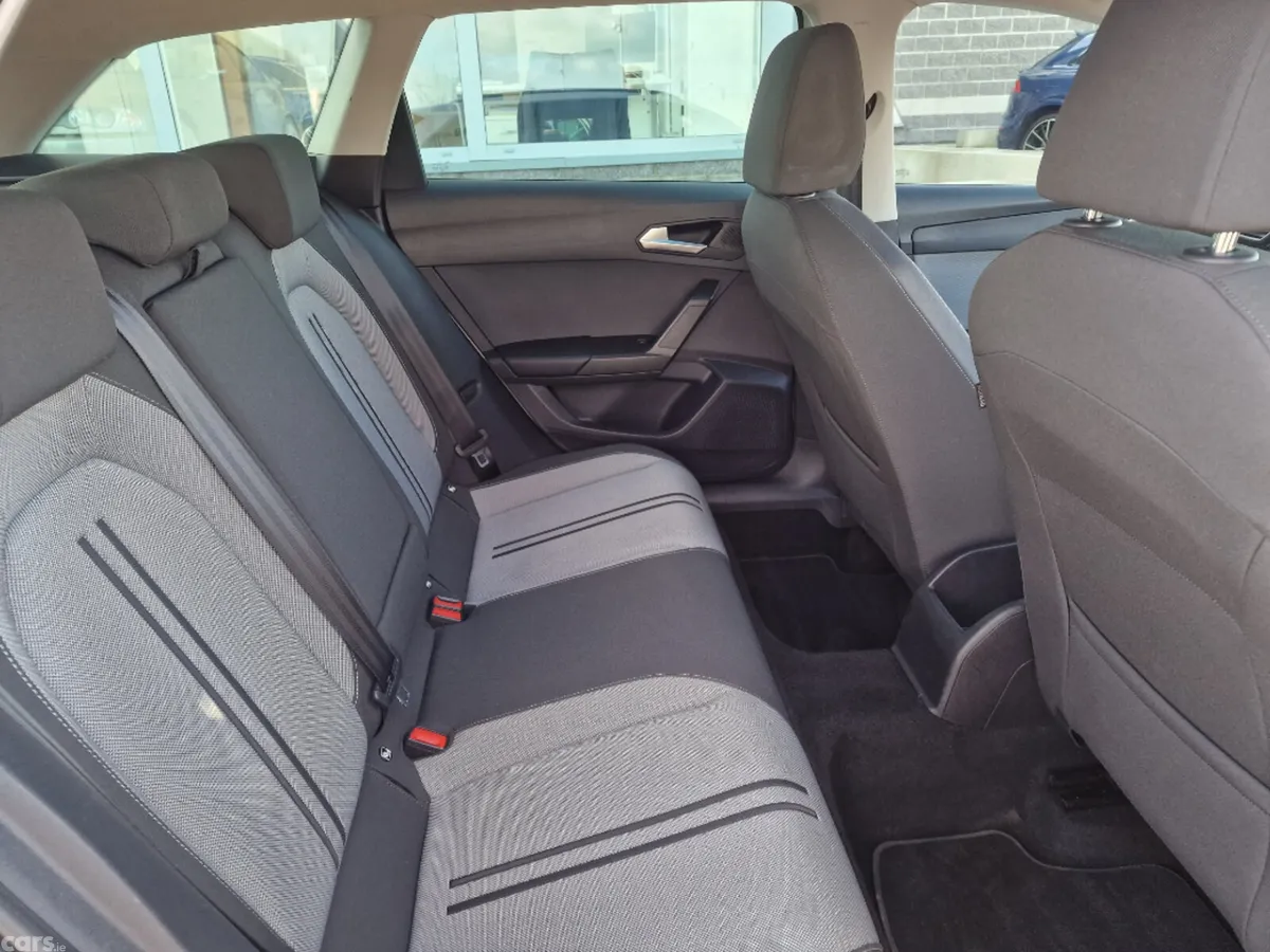 SEAT Leon Estate, Diesel, 2022, White