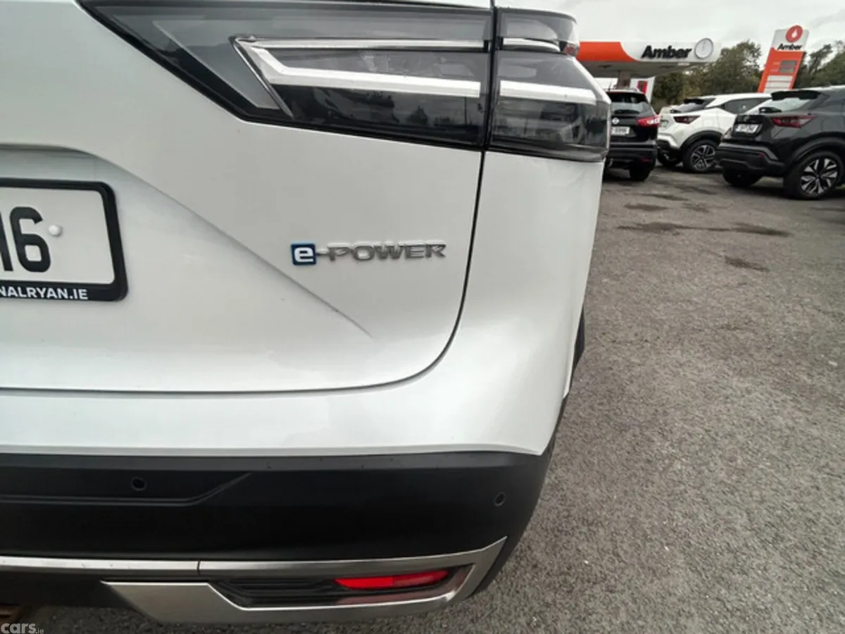 Nissan Qashqai MPV, Petrol Hybrid, 2026, White