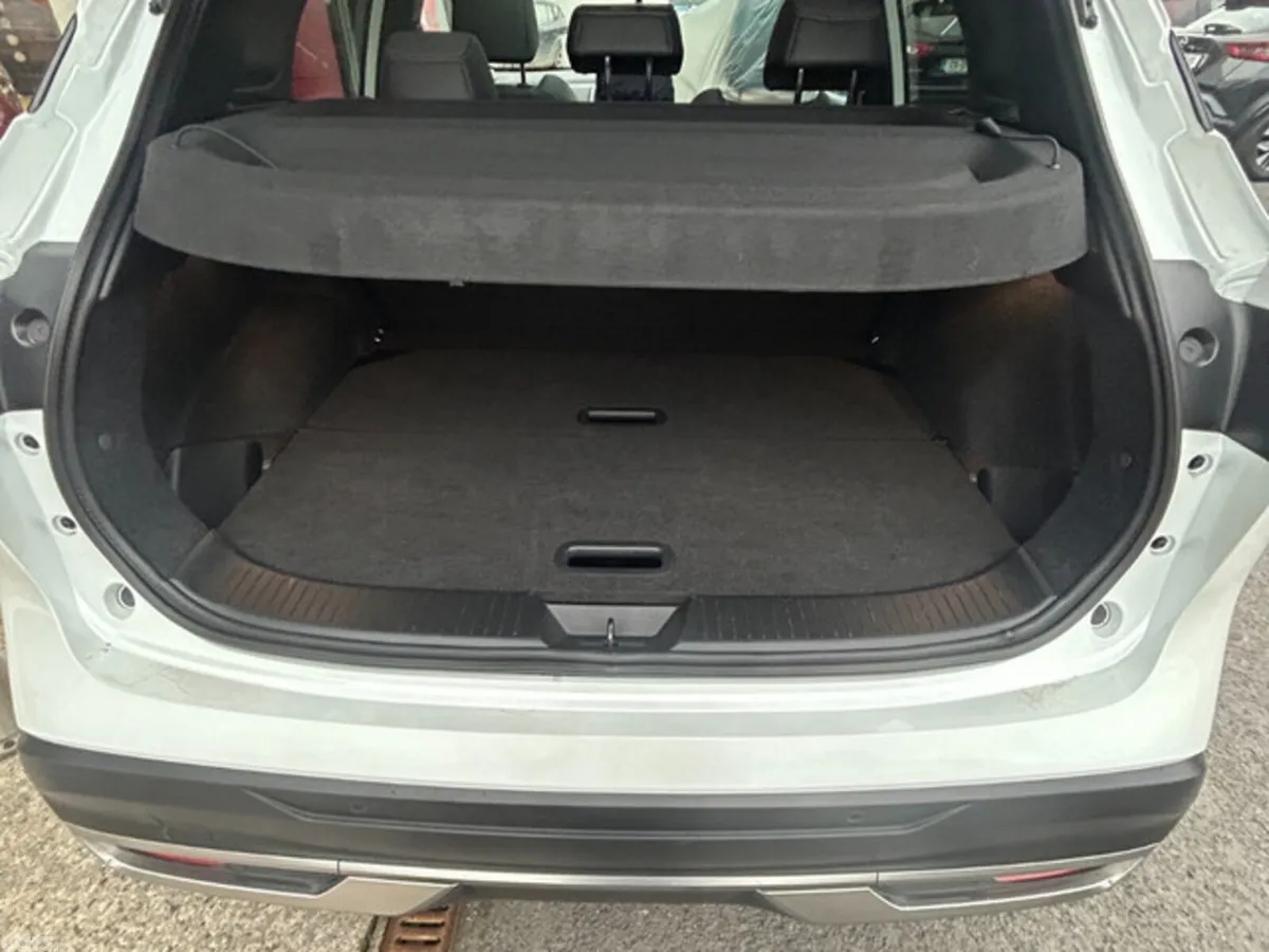 Nissan Qashqai MPV, Petrol Hybrid, 2026, White
