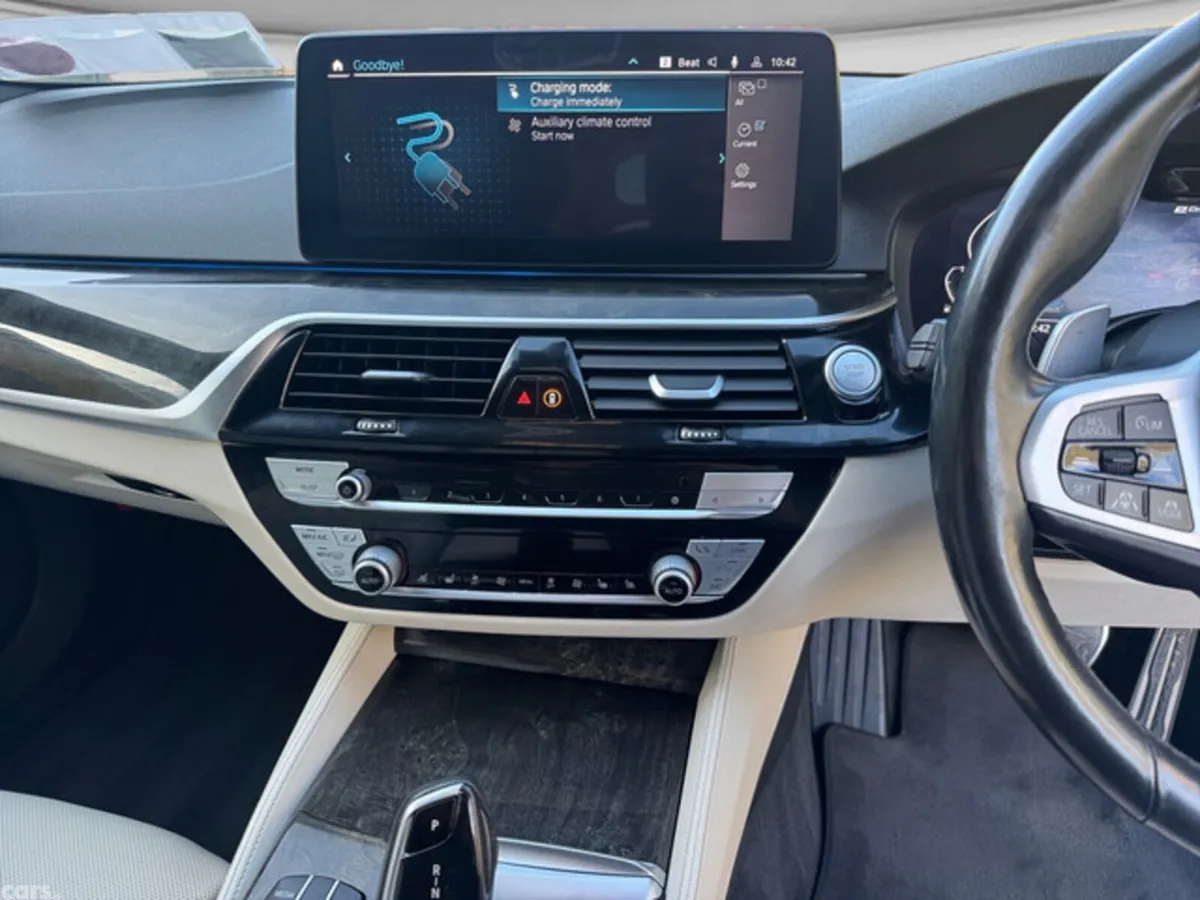 BMW 5-Series Saloon, Petrol Plug-in Hybrid, 2020, Blue