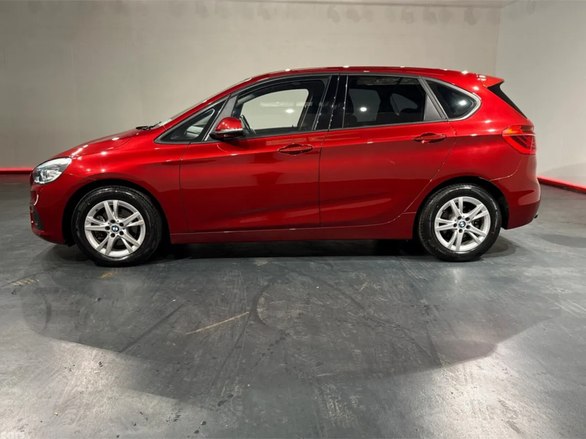 BMW 2-Series MPV, Petrol, 2018, Red