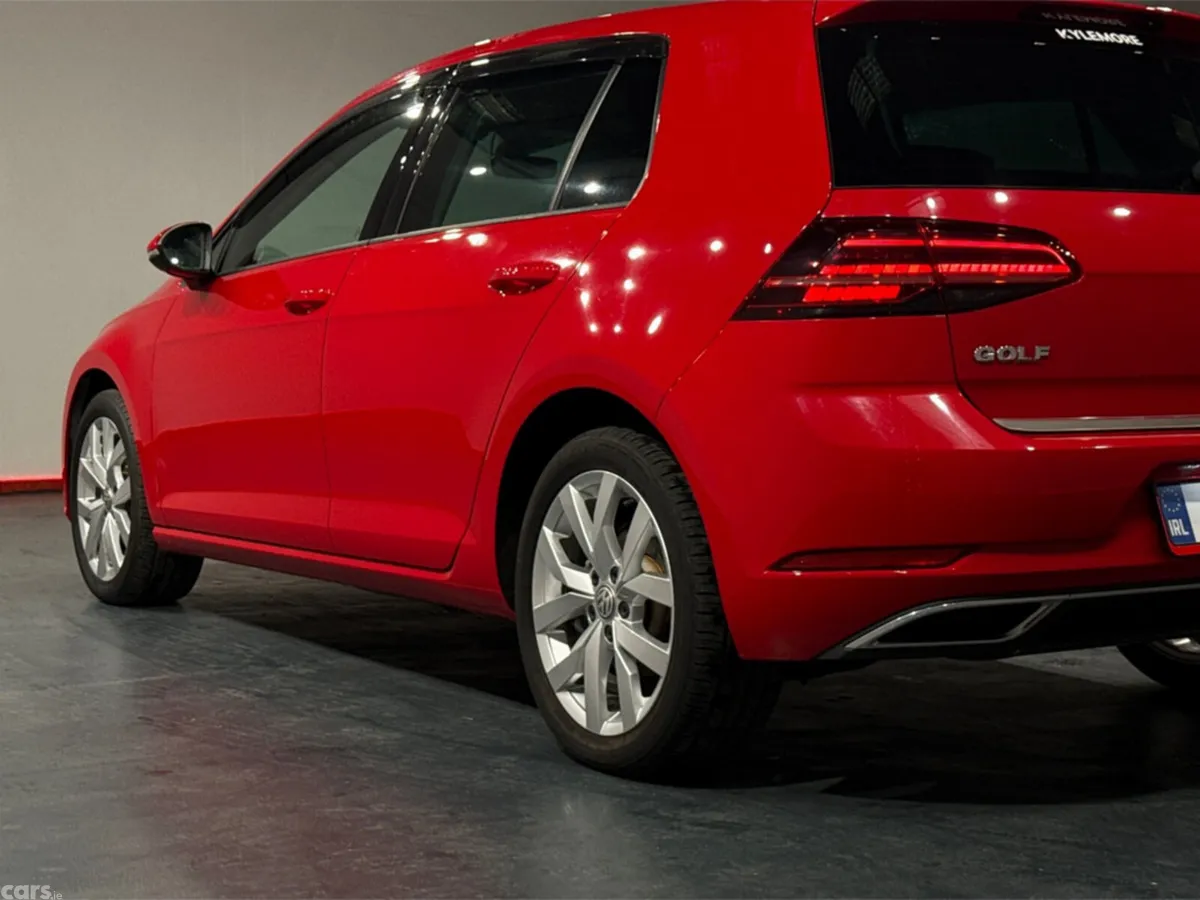 Volkswagen Golf Hatchback, Petrol, 2018, Red