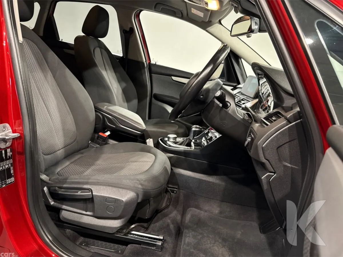 BMW 2-Series MPV, Petrol, 2018, Red