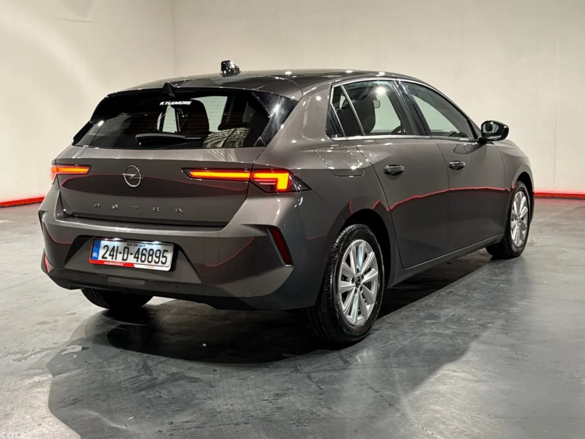Opel Astra Hatchback, Diesel, 2024, Grey