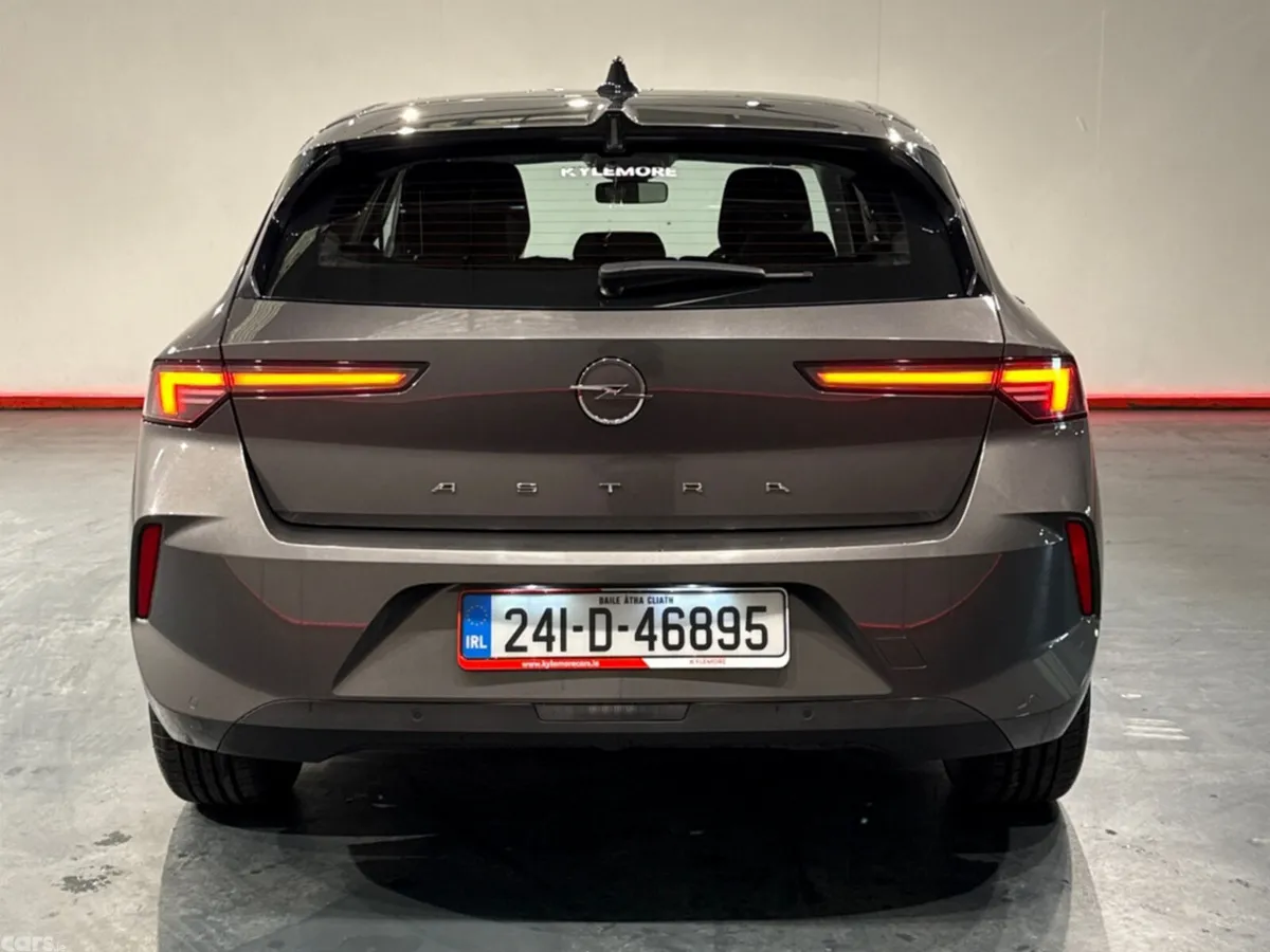 Opel Astra Hatchback, Diesel, 2024, Grey