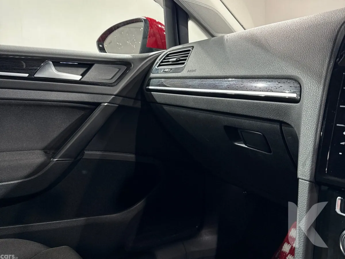 Volkswagen Golf Hatchback, Petrol, 2018, Red