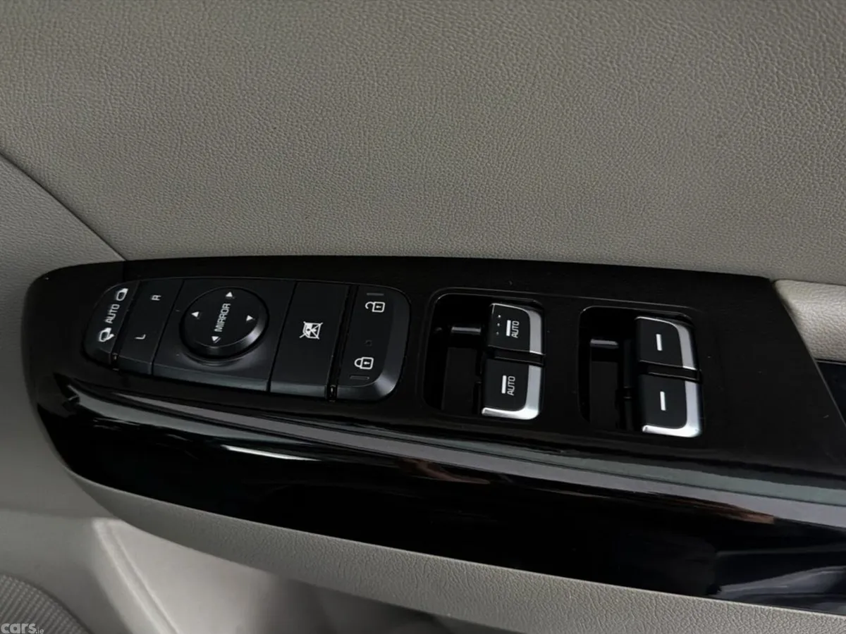 Kia Sportage SUV, Diesel Hybrid, 2021, Grey