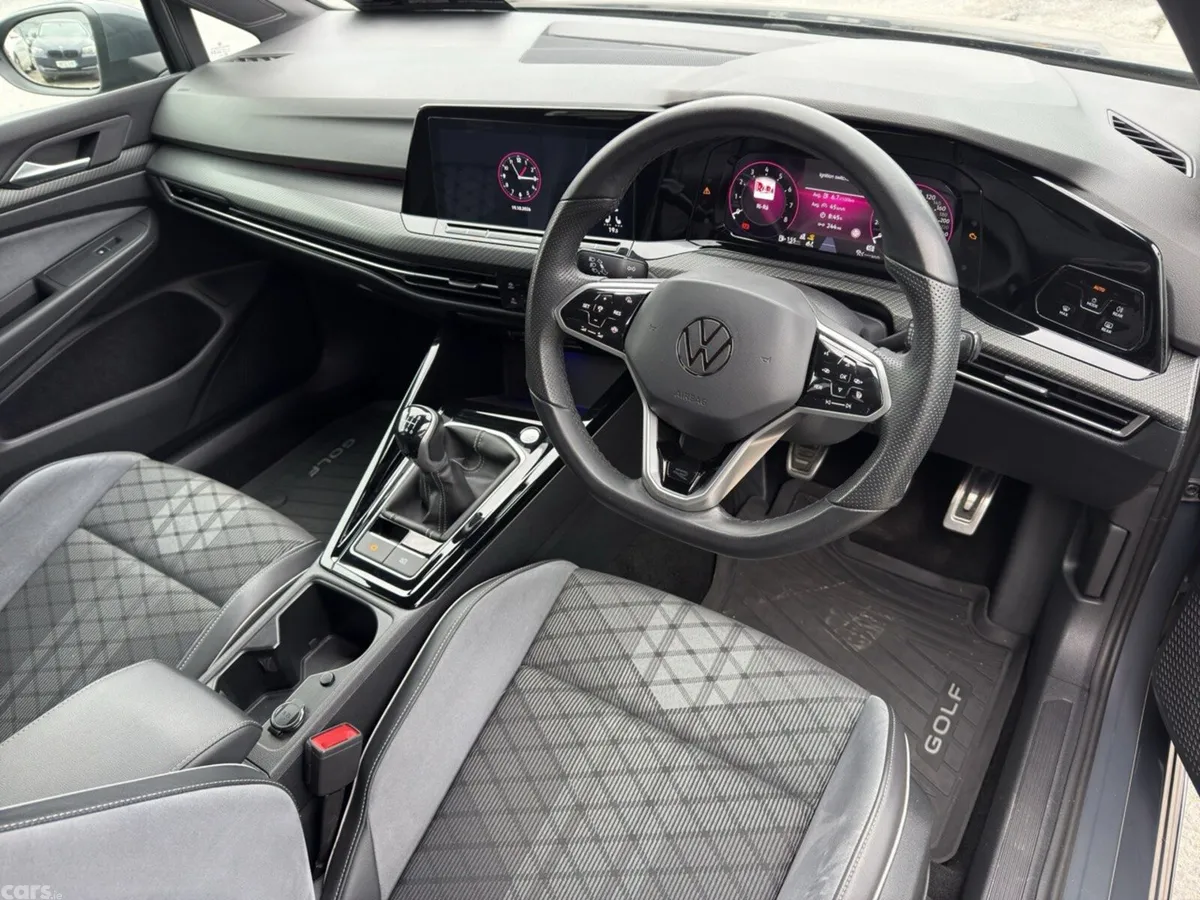 Volkswagen Golf Estate, Petrol, 2023, Grey