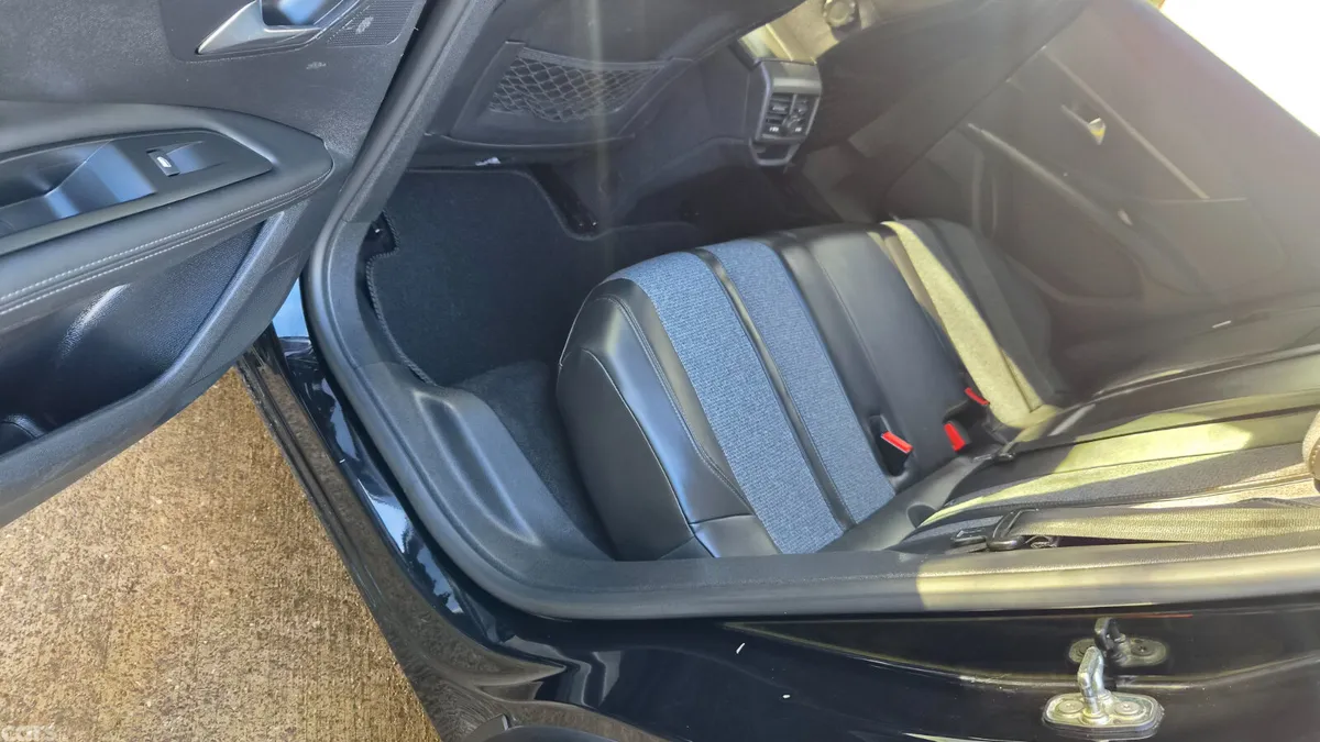 Peugeot 3008 Hatchback, Diesel, 2018, Black