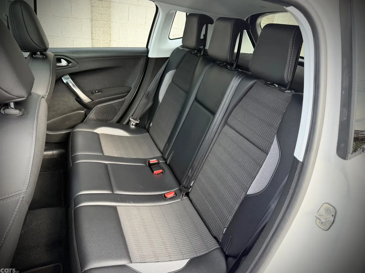 Peugeot 2008 Estate, Petrol, 2018, White