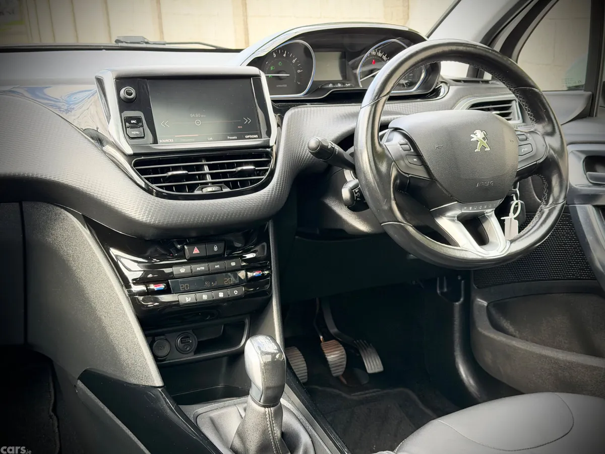 Peugeot 2008 Estate, Petrol, 2018, White