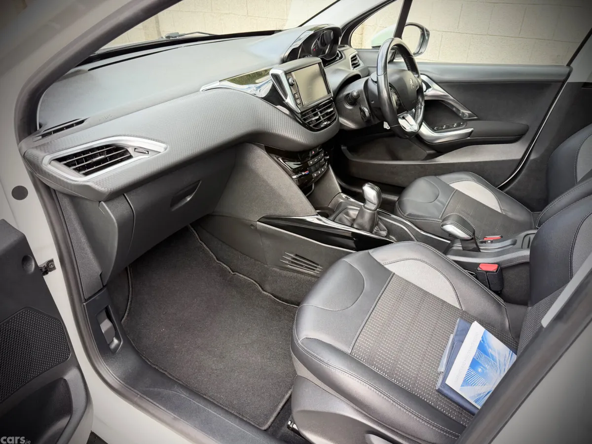 Peugeot 2008 Estate, Petrol, 2018, White