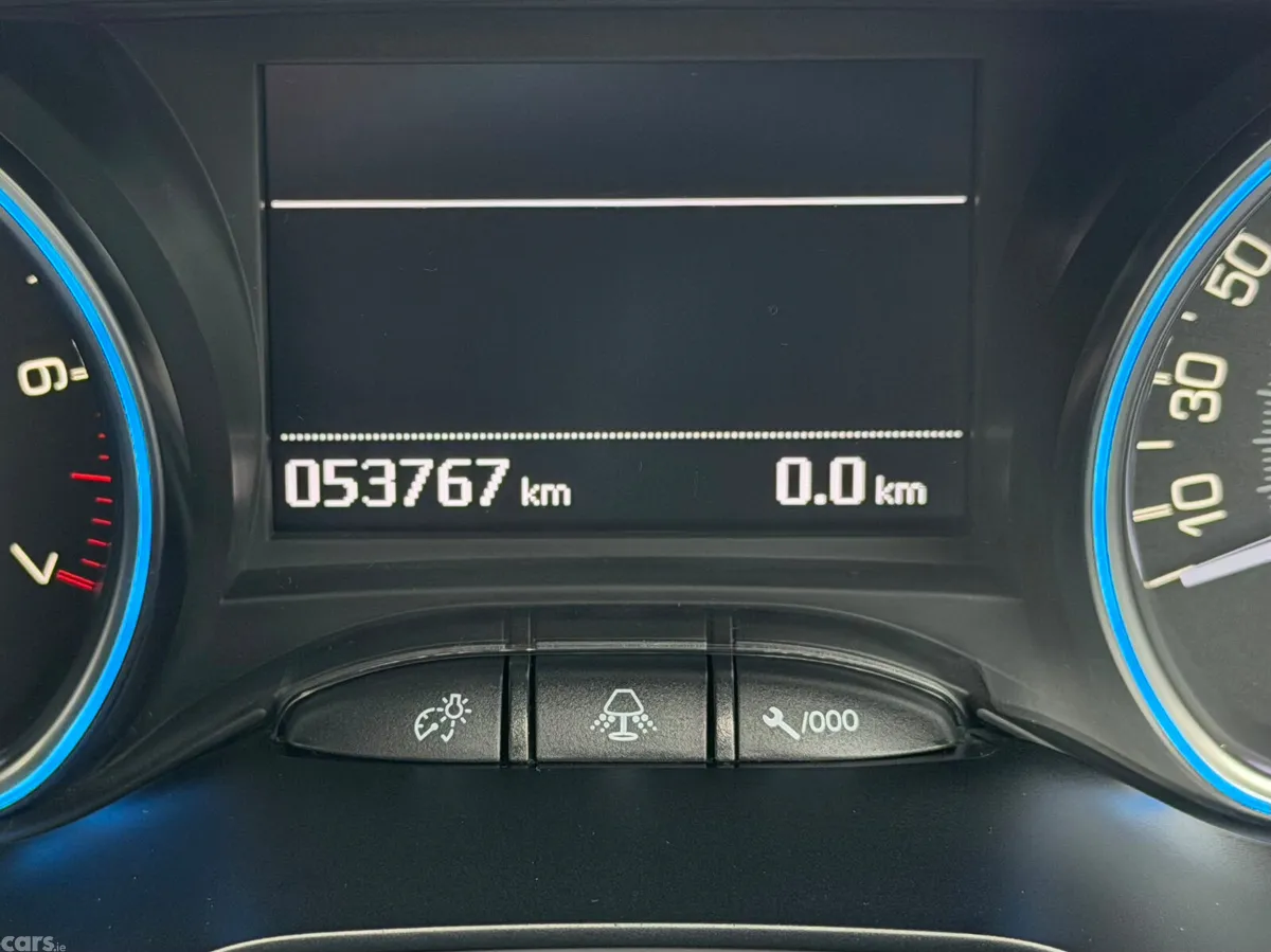 Peugeot 2008 Estate, Petrol, 2018, White