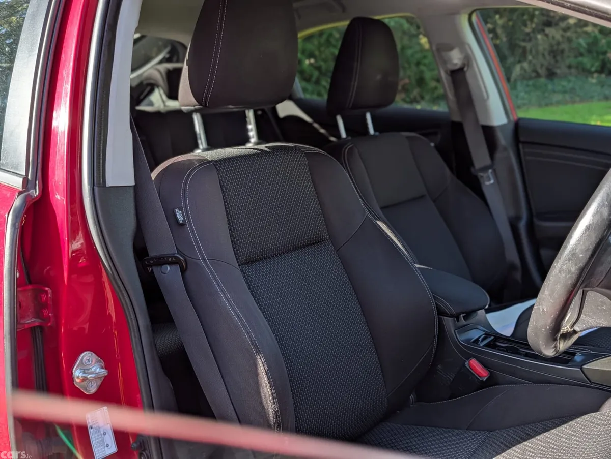 Honda Civic Hatchback, Diesel, 2015, Red
