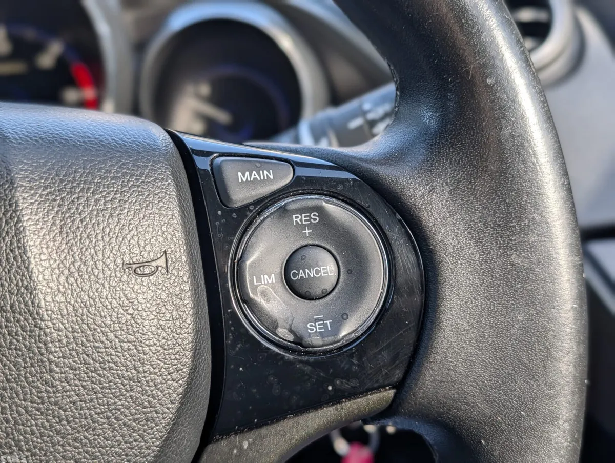 Honda Civic Hatchback, Diesel, 2015, Red